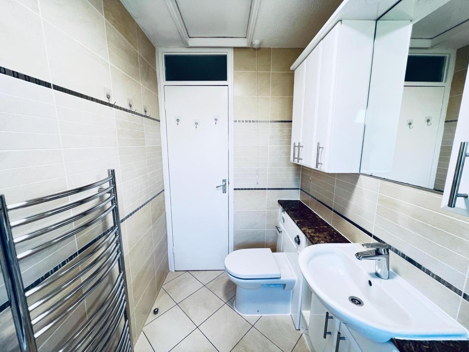 Rooms In Stylish House Milton Keynes Buitenkant foto