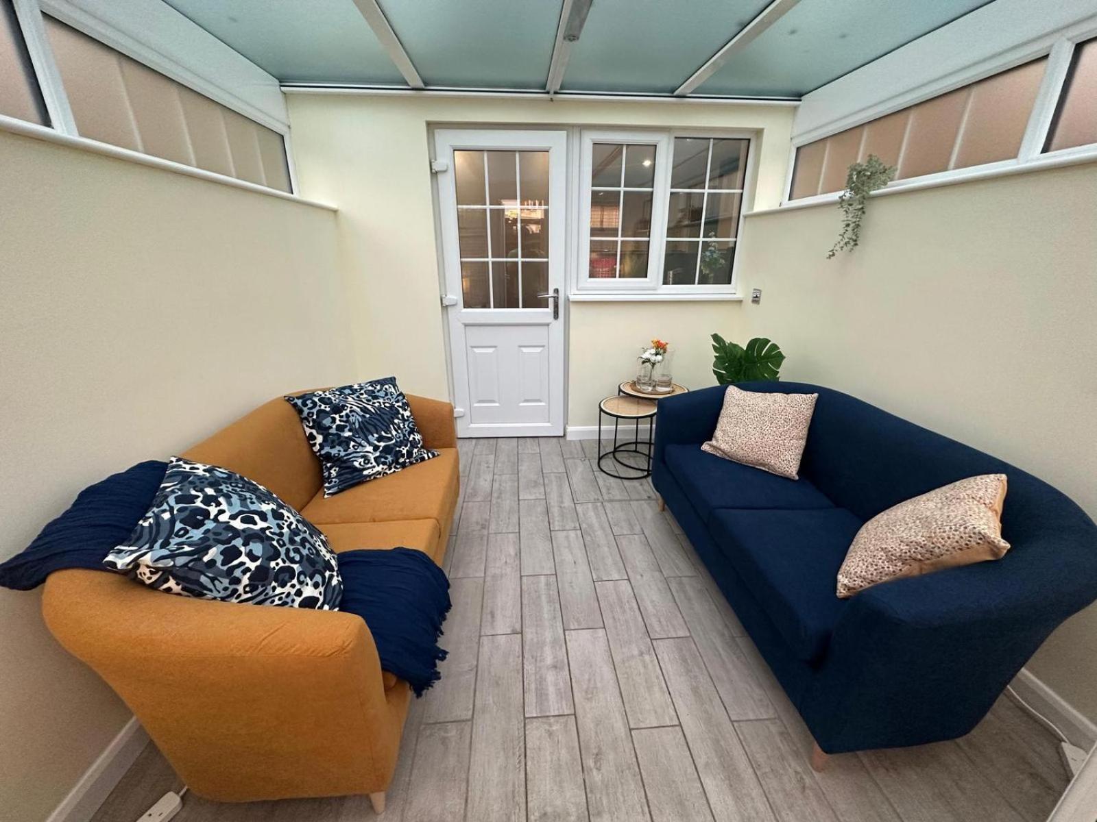 Rooms In Stylish House Milton Keynes Buitenkant foto