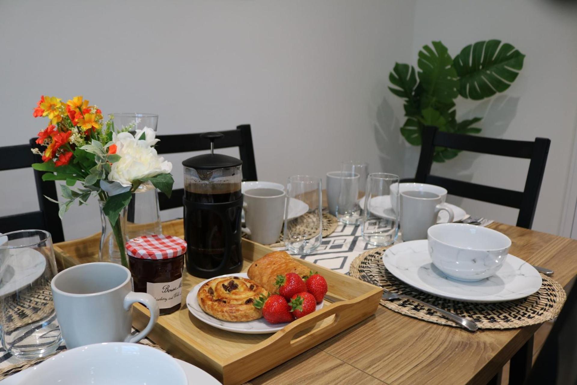 Rooms In Stylish House Milton Keynes Buitenkant foto